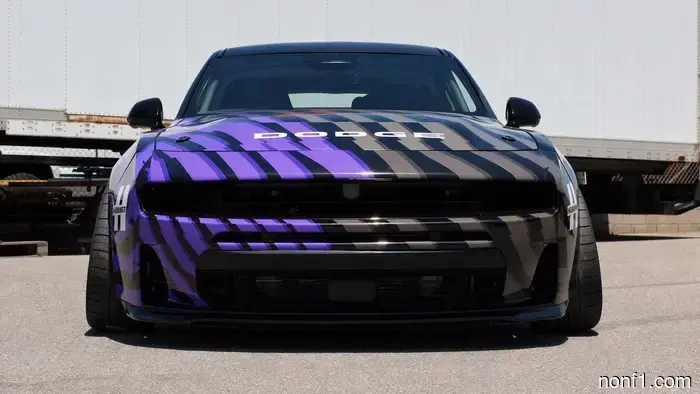 Dodge is trying its best to win people over to the new Charger—except by offering a V8 engine.