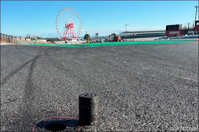 Venderán el viejo asfalto de Suzuki como recuerdos.