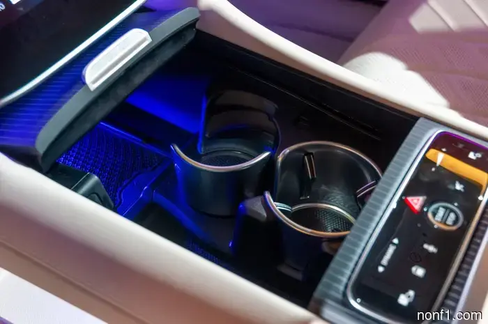 2027 Mercedes EQS более эффектен во всех отношениях, но также является лучшим электромобилем.