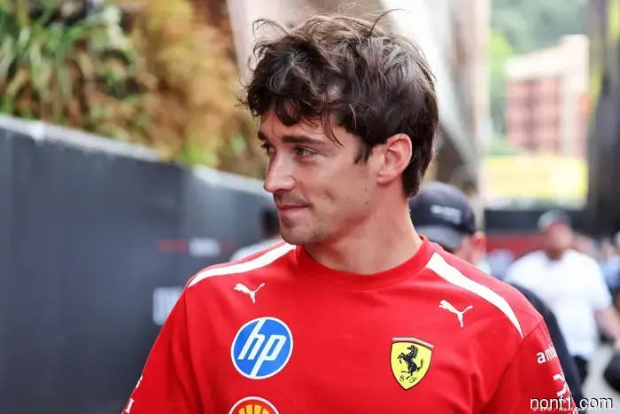 El paddock de Mónaco zumbando con especulaciones sobre contratos.
