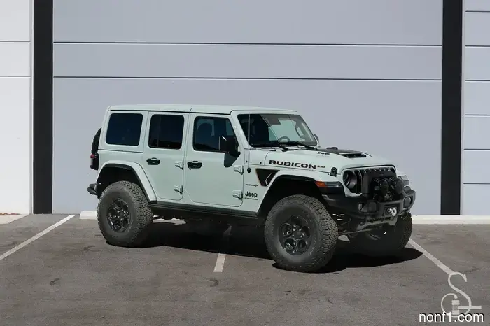 Coches deportivos y Snap-On: La subasta de la mansión del magnate de los casinos es un premio gordo automotriz
