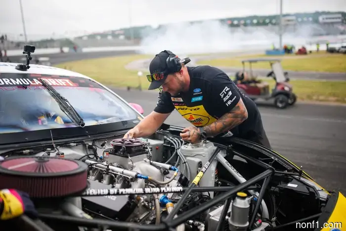 RTR Demonstrates How Professionals Tune a Mustang for Formula Drift