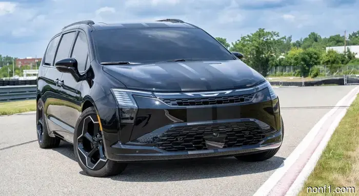 Генеральный директор Chrysler намекает на заводскую версию Pacifica с заниженной подвеской: «Следите за новостями»