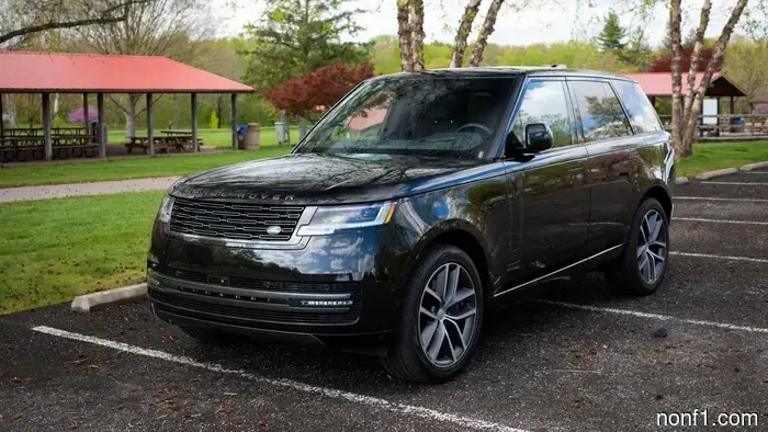 No puedes comprar un nuevo Defender, Discovery o Range Rover — y es por los airbags.