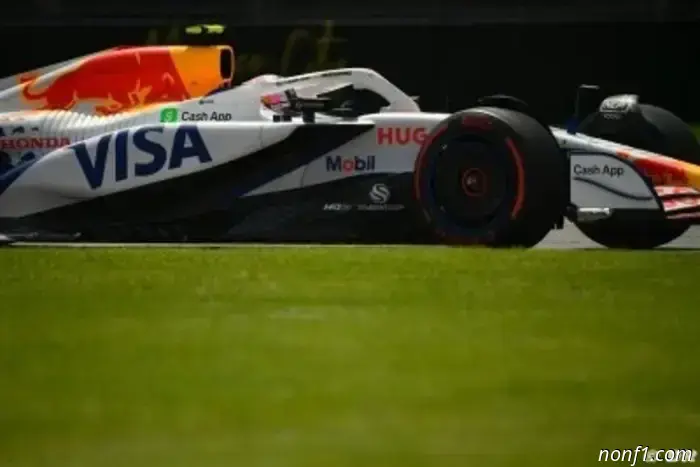 La FIA apoya a Lawson tras el incidente con un comisario mexicano.