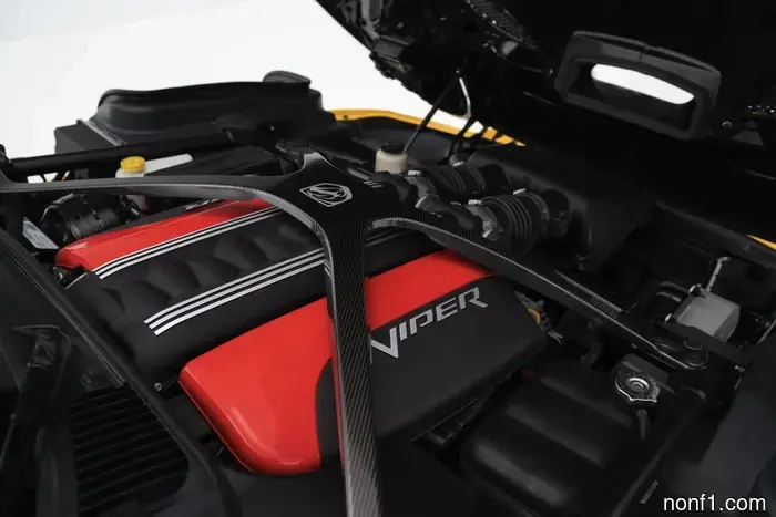 Este Dodge Viper ACR-Extreme de 44 millas acaba de establecer un récord de subasta en $532,999.