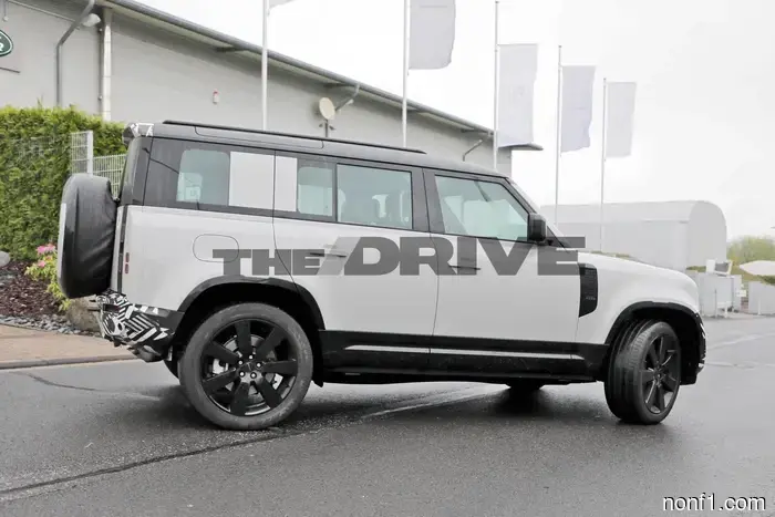 Spotted: The Land Rover Defender 110 is set to feature second-row captain's chairs.