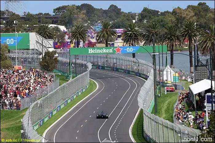 Гран-при Австралии: Пол-позиция у Рассела.