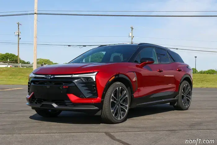 Обзор первого автомобиля Chevrolet Blazer EV SS 2025 года выпуска: Добро пожаловать обратно, V6 Malibu