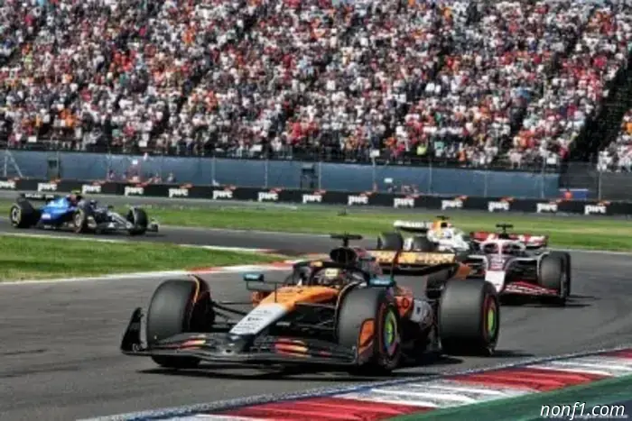 McLaren защищает Пиастри на фоне усиления спада