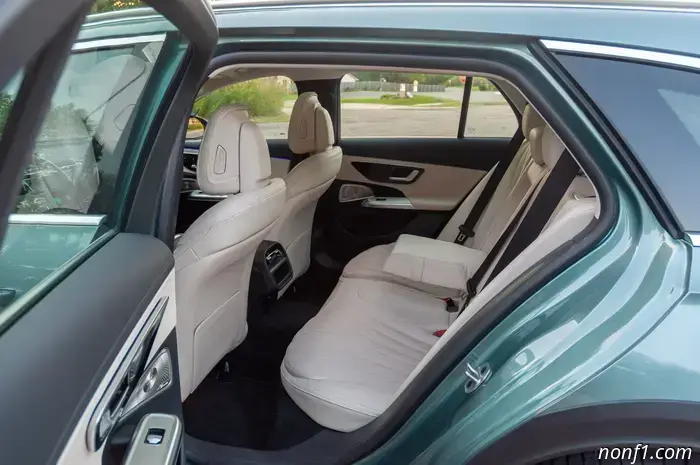 Reseña del Mercedes‑Benz E450 All‑Terrain 2025: Pensado para todo tipo de caminos