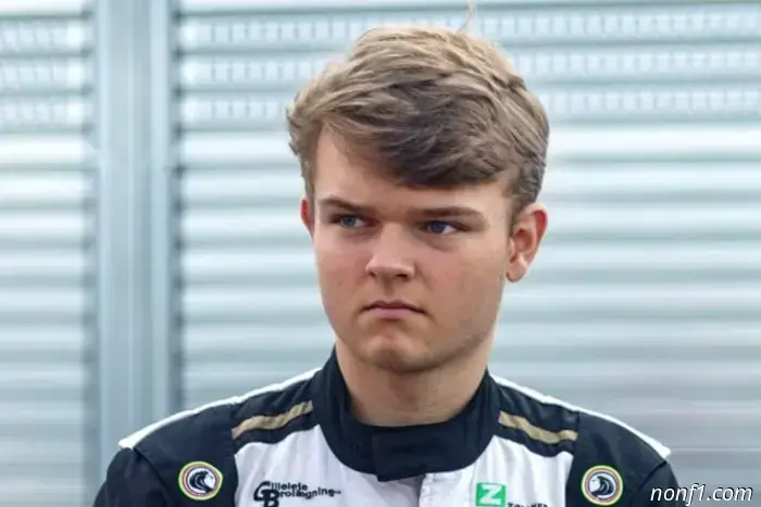 El hermanastro de Kevin Magnussen debuta en la Fórmula 4