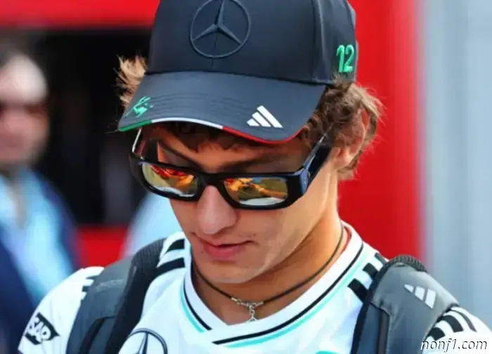 Mercedes is beginning to publicly criticize Antonelli.