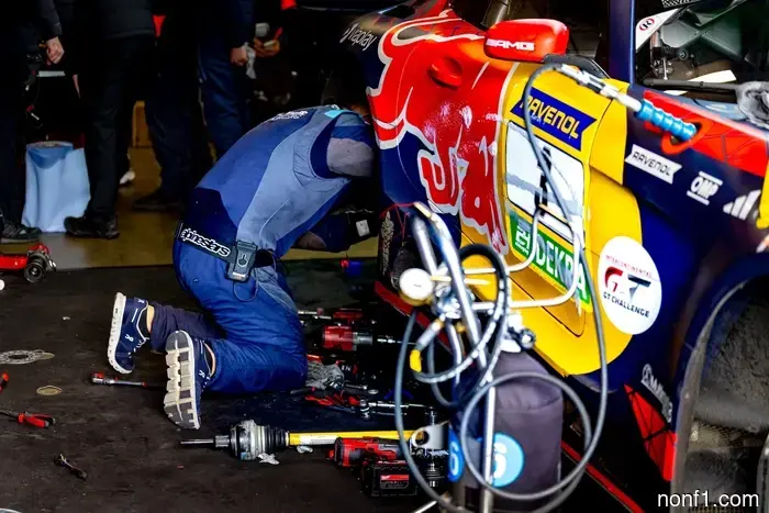 Por qué un pequeño Dacia Econobox robó los corazones de todos en las 24 Horas de Nürburgring