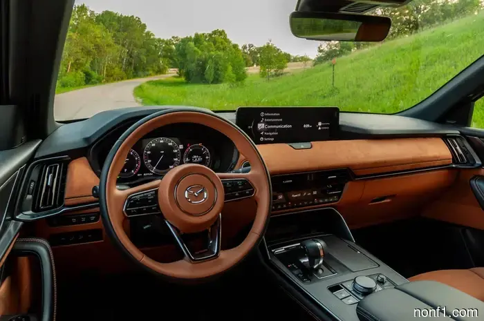 Piano black plastic is a disaster, and car manufacturers have been aware of this from the very beginning.