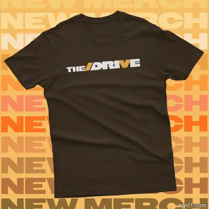 Alerta: Las Camisas Geniales Están de Vuelta con la Nueva Colección Blipshift de The Drive