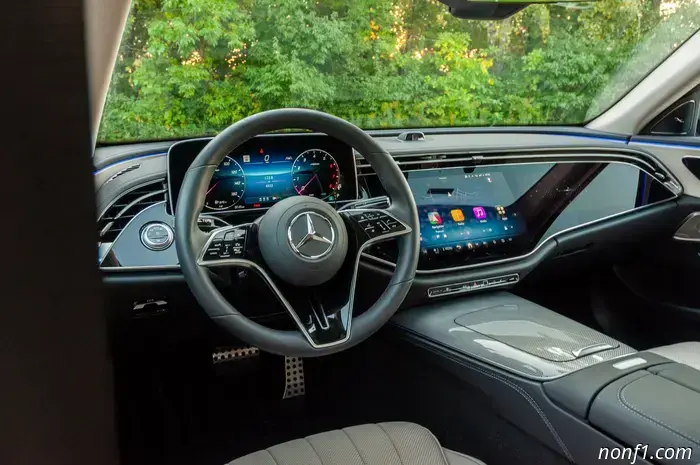 Reseña del Mercedes‑Benz E450 All‑Terrain 2025: Pensado para todo tipo de caminos