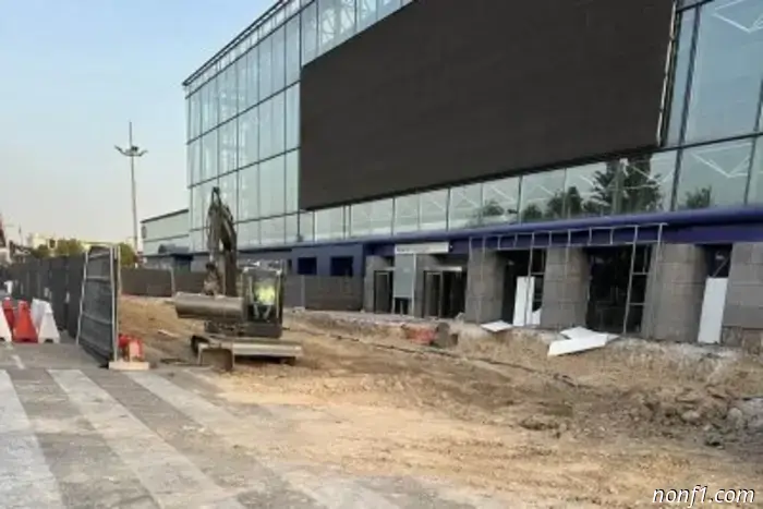 Madrid's F1 circuit progresses ahead of timetable despite demonstrations.