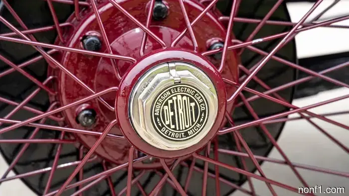 This 1918 Detroit Electric is equipped with contemporary batteries, and it functions properly.