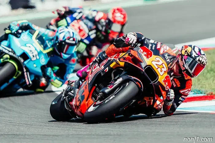 Штайнер собирается взять под контроль команду Tech3 MotoGP