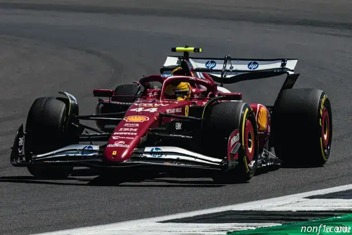 Hamilton vuelve a presionar a Ferrari en medio de la tensión con la FIA