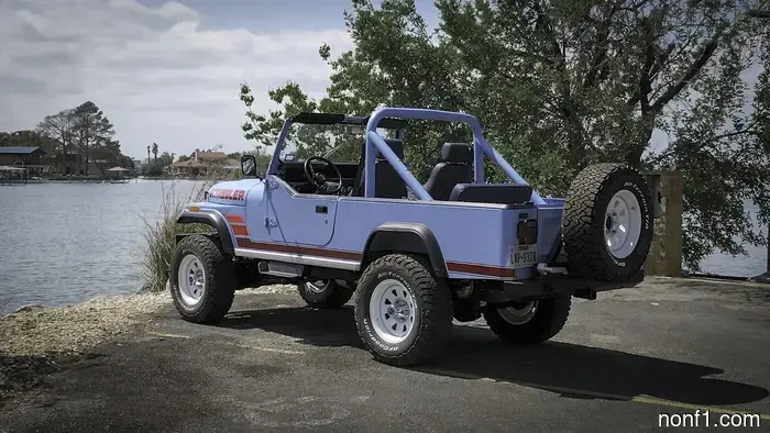 El Stellar V8 Scrambler Restomod podría ser el único Jeep antiguo que vale $260,000.