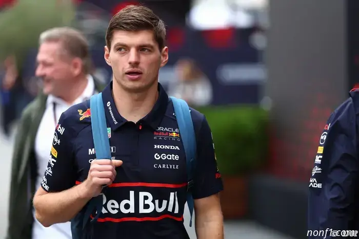 Verstappen sigue «como en casa» en Red Bull mientras se centra en su familia.