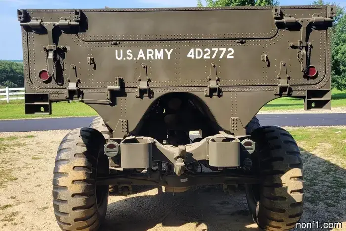 На продажу: 6×6 грузовик Ford, разработанный как амфибийный военный прототип примерно в 1960 году