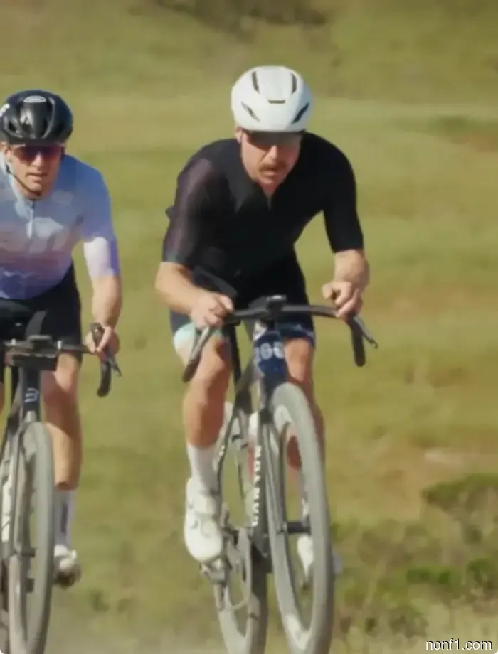 Bottas took 3rd place in the cycling race in California.