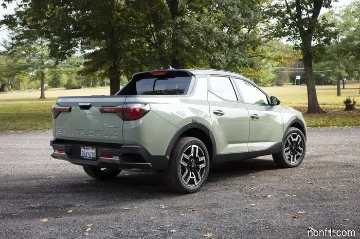 2025 Hyundai Santa Cruz Review: The Ideal Truck for Those Who Dislike Pickups