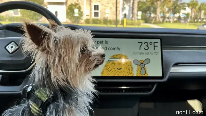 Rivian R2 está obteniendo una cámara para mascotas — y no te permitirá espiar a un humano.