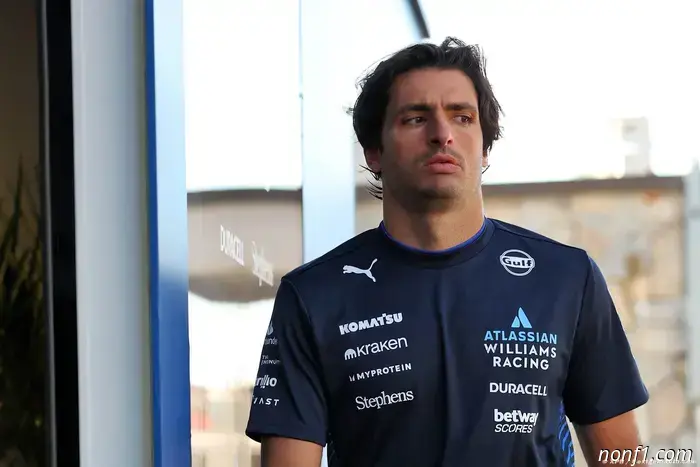 "I truly believe Mercedes will be leading the way."
Max Verstappen anticipates that Mercedes will have an advantage when the new regulations for Formula 1 come into effect next year. Although Toto Wolff made a strong effort to attract the four-time world champion, Verstappen ultimately decided to remain with Red Bull, despite Christian Horner's departure and the uncertainties surrounding the team's internal power unit project.
"Next year will be challenging with our own engine, of course," Verstappen mentioned to Sky Deutschland. "That poses a new risk for Red Bull, but they accepted that risk by entering Formula 1, and they've performed quite well."
He did not dismiss the possibility that Mercedes might dominate again, similar to their performance in 2014 when the hybrid rules were introduced. "It’s hard to say," Verstappen continued. "I truly believe Mercedes will be at the front. They are consistently strong and always competitive. They’re a leading company, so I do think they’ll be ahead, especially regarding the engine."
Nonetheless, he emphasized that Red Bull is fully committed to the challenge. "We are definitely giving our all. I hope we will be close, but of course, I can’t be certain."
In a separate interview with Viaplay during the Singapore GP weekend, Verstappen was asked about Red Bull's sudden performance improvement following Horner’s departure and Laurent Mekies’ arrival. When questioned if anything specific had changed, he smiled and said, "Yes. But nobody needs to know that."
When the interviewer expressed regret for probing further, Verstappen replied, "That's fine. It doesn’t matter, because I’m not going to reveal anything. The key thing is that we’re performing better."
While he is no longer entirely out of the championship race, Verstappen acknowledges that winning a fifth consecutive drivers’ title is unlikely. "I’m not too worried about it," he admitted. "I already have a lot on my plate that I enjoy. I just show up at the track and do my best. There may be a chance, and I’m trying to make the most of it, but I'm not concerned about it."