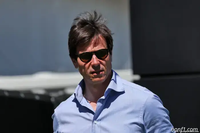 Angry taxi drivers responded to Mercedes' Toto Wolff.