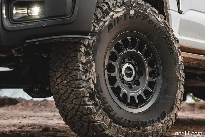 Nuevo kit AEV tiene todo para convertir una Ford Super Duty en un super todoterreno por $20K