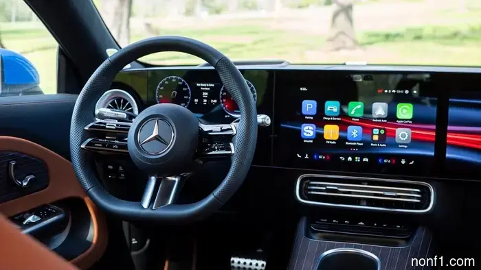 El CEO de Mercedes admite que 'se olvidó un poco del cliente' cuando eliminó los botones.
