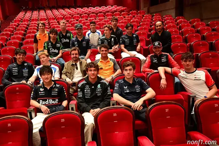 Verstappen desairó la proyección de la película oficial de F1