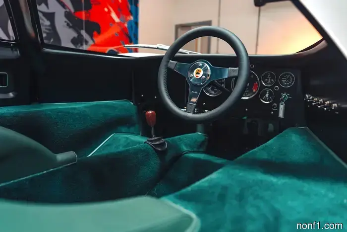 McLaren Brings Back Manual Transmission in Its First Stick-Shift Supercar Since the F1.