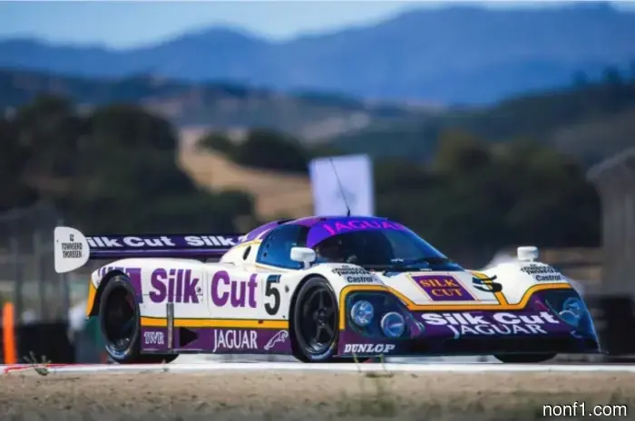 Zak Brown subió al podio en California.