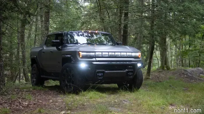 2026 Hummer EV Revisión Off-Road: Es Tecnología Contra Senderos Estrechos