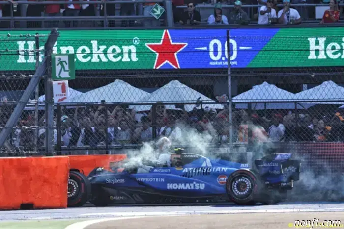 Sainz explicó por qué superó el límite de velocidad en la calle de boxes.