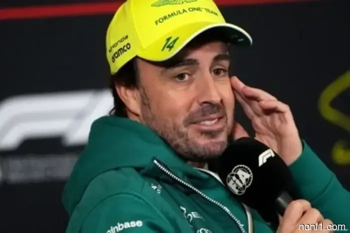 Alonso llega tarde a Suzuka mientras surgen noticias de paternidad