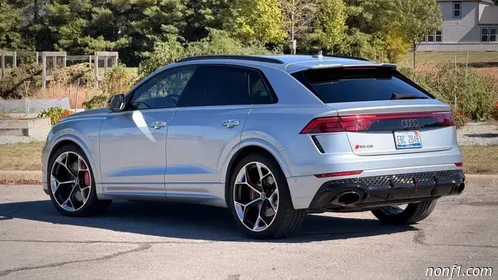 2025 Audi RSQ8 Advantages and Disadvantages Review: The Ideal Balance of Function and Aesthetics