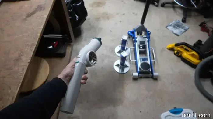 The Shark BlastBoss Provides Compressed Air with Precise Control: Overview