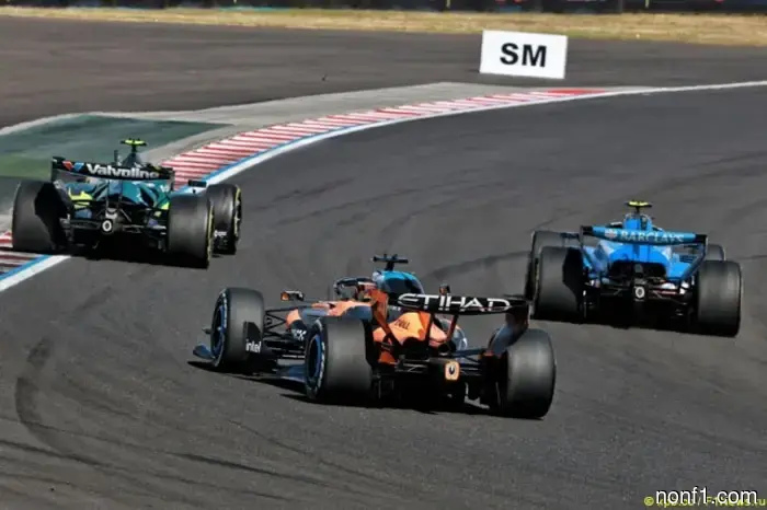 Vaulz: Alonso debió cederle el paso a Piastri antes.