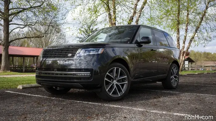 Range Rover SE Plug-In Hybrid Review: Incredibly Proficient, Yet Modestly Reserved